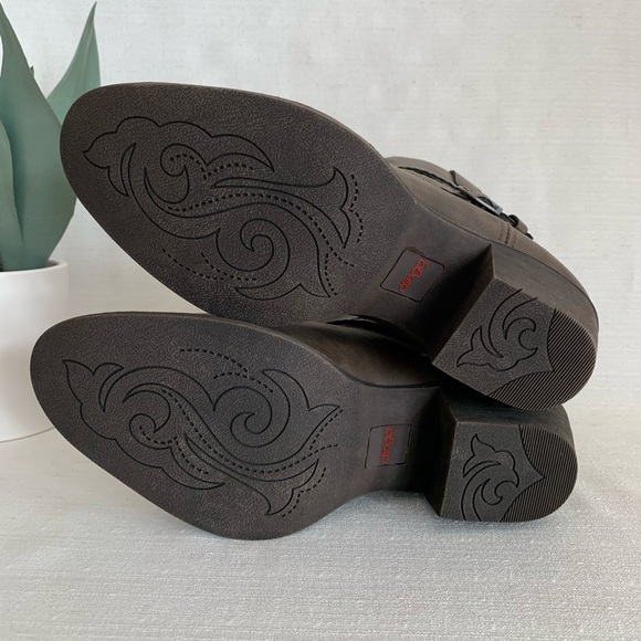 New Dingo Aydra Dark Taupe Faux Leather Ankle Strap Western Booties Woman’s 9.5M - Picture 12 of 12